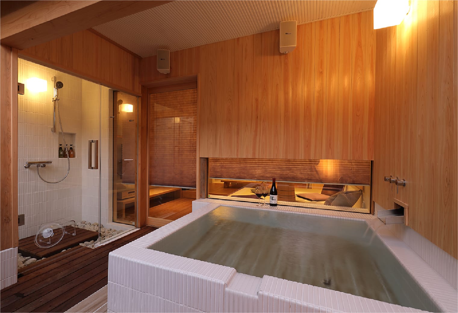 露天風呂付客室 SUITE MOMIJI